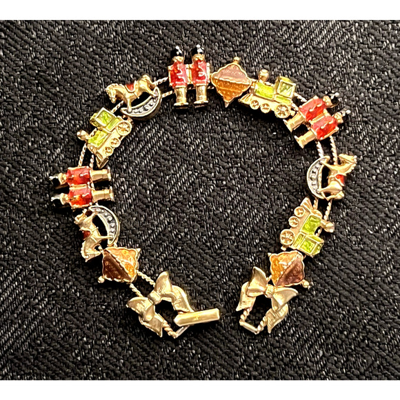 Vintage Avon Enamel Christmas Slider Charm Holiday Bracelet Nutcracker Soldier - Picture 1 of 7